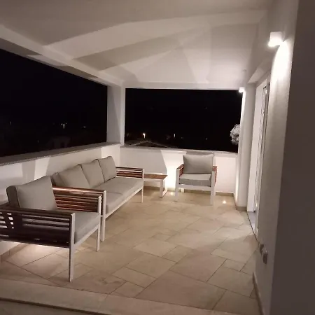 Zeffiro Vista Mare Con Giardino Villa *