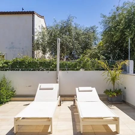 빌라 Zeffiro Vista Mare Con Giardino 아르바탁스