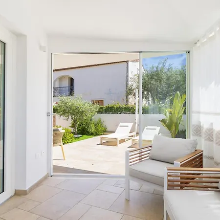 빌라 Zeffiro Vista Mare Con Giardino 아르바탁스