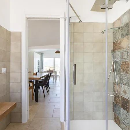 Zeffiro Vista Mare Con Giardino *