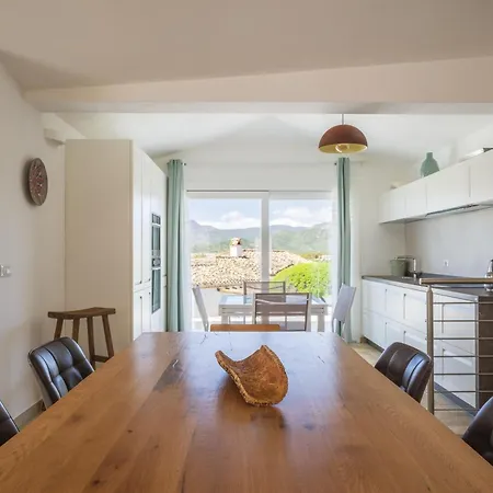 Zeffiro Vista Mare Con Giardino Villa