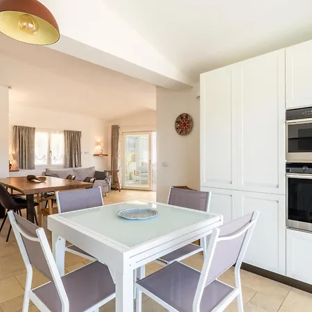 Zeffiro Vista Mare Con Giardino Villa